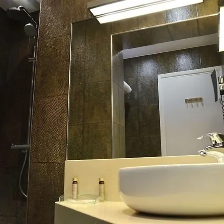 ホテル ヌイイ パーク